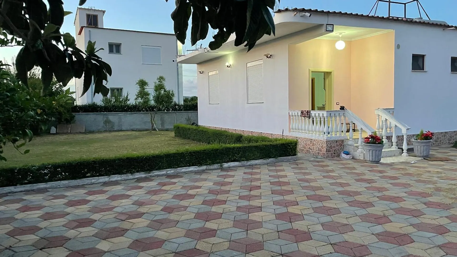 Star House Lägenhet Hamallaj Albanien
